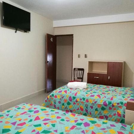 Vargas Hotel トゥピサ エクステリア 写真
